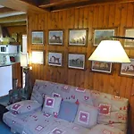 Appartamento Les Charmoz-3 By Interhome